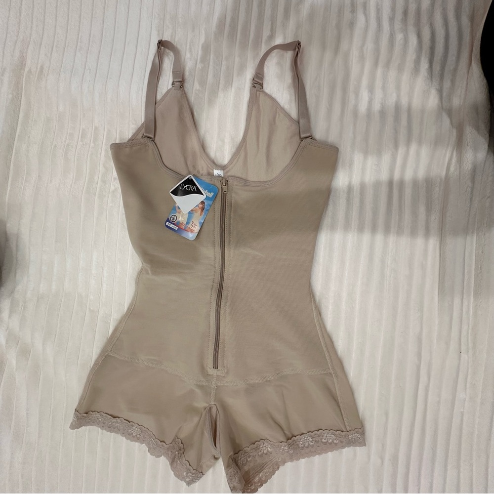 Ann Michell 1041 Titi High Compression Knee Length Shapewear Beige Size L - NWT - Picture 3 of 10